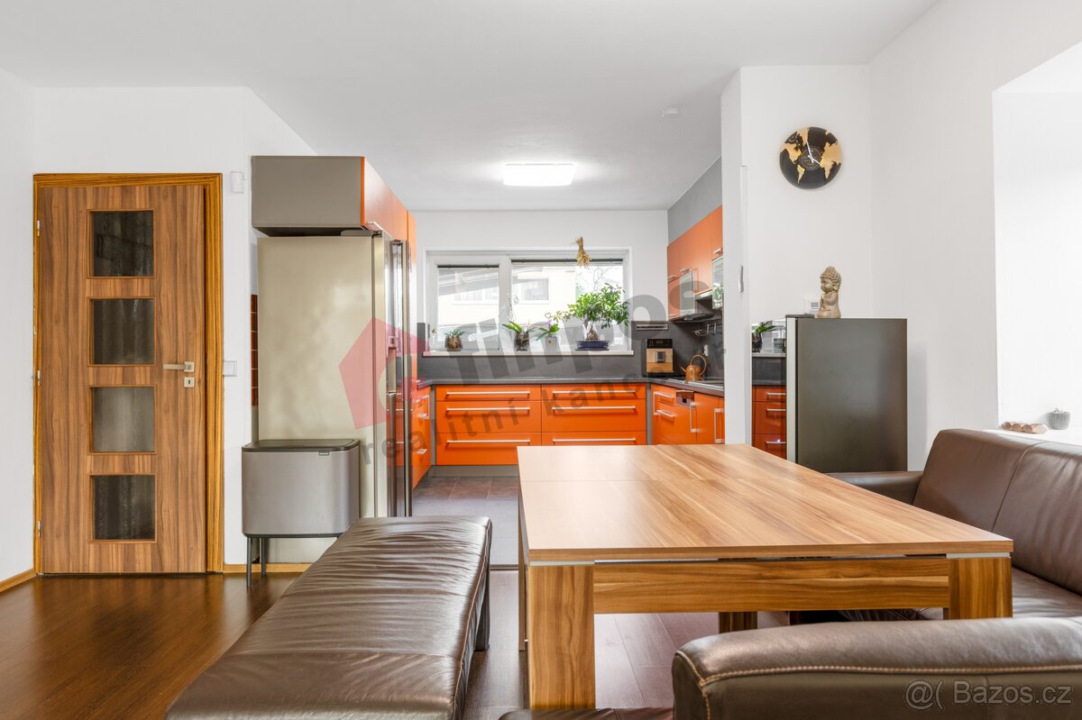 Pronájem rodinného domu 5+1 v Nupakách , okr Praha východ. - 4