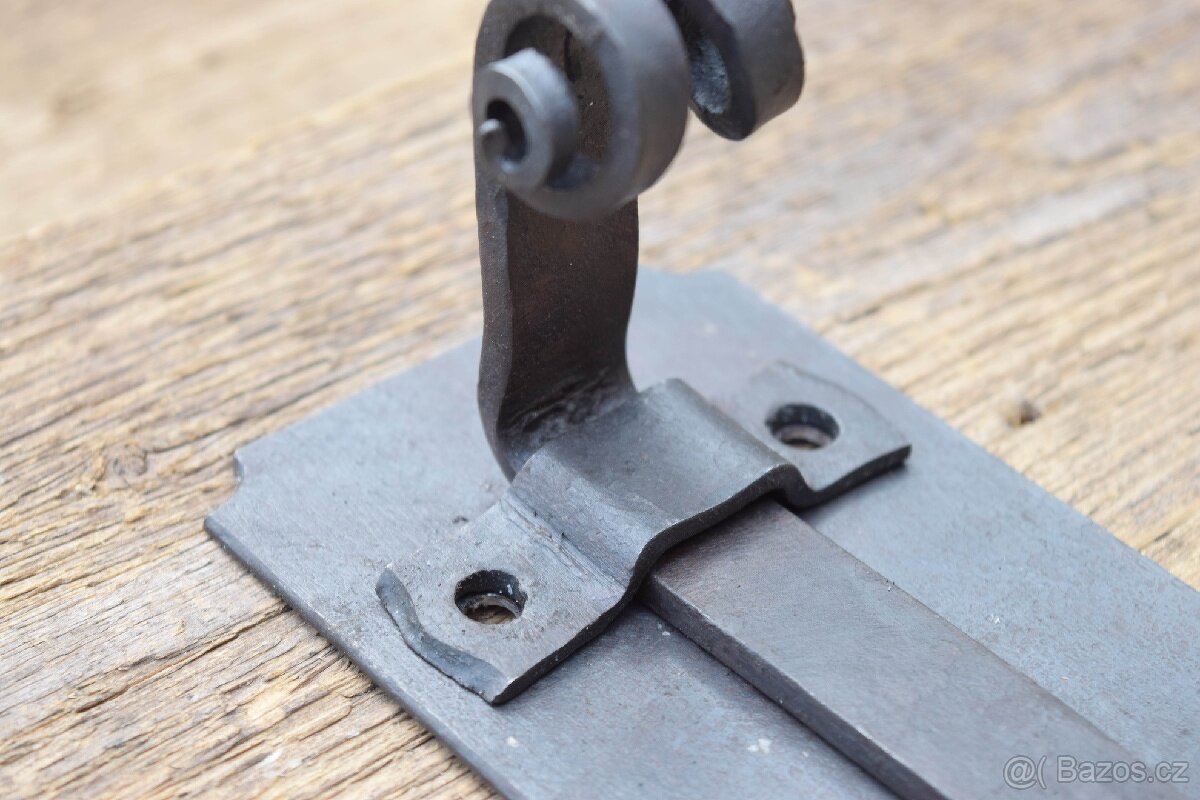 Kovaná petlice, kované panty, kované kliky atd. - 4