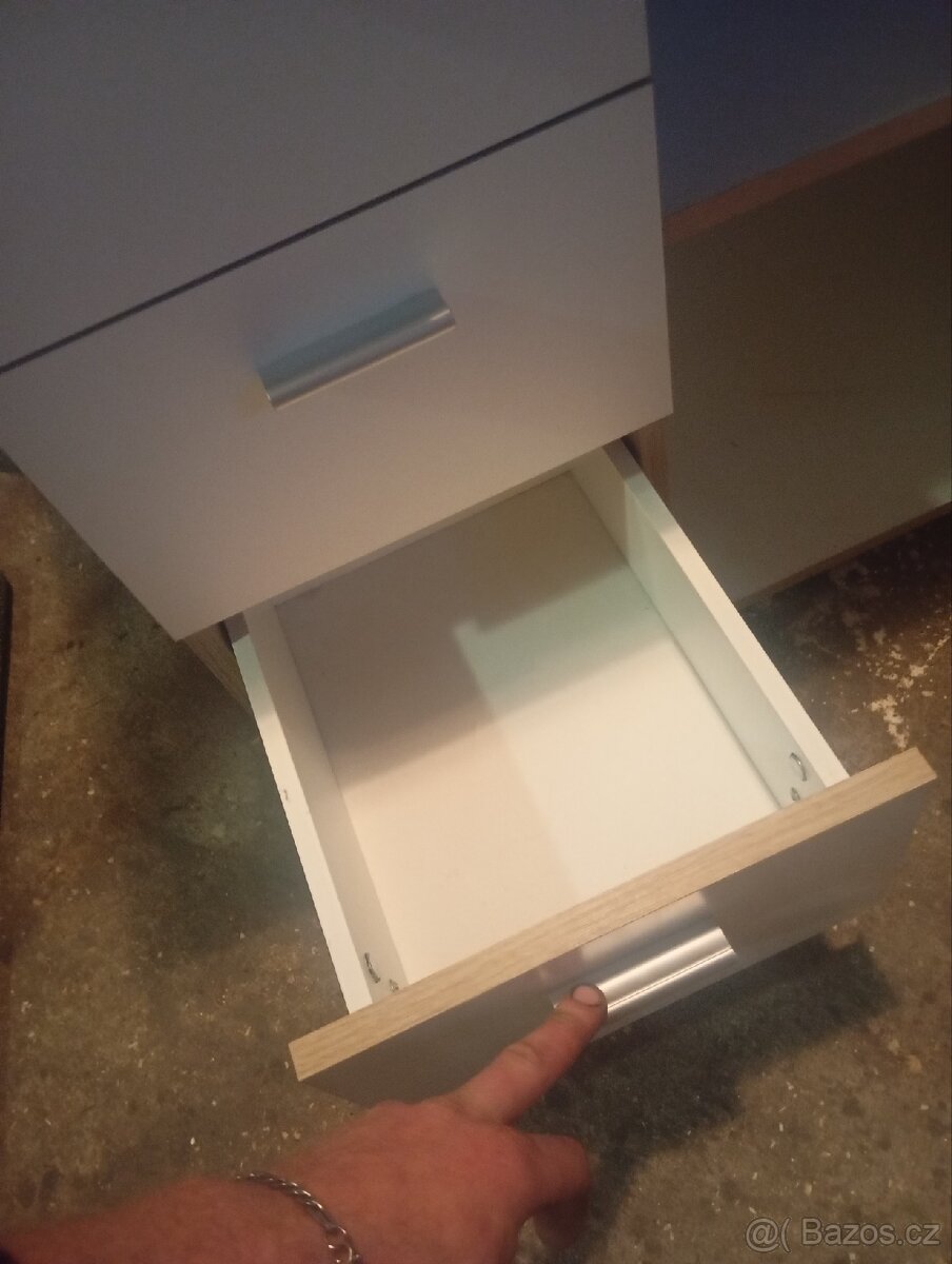 Kosmetická komoda - 4