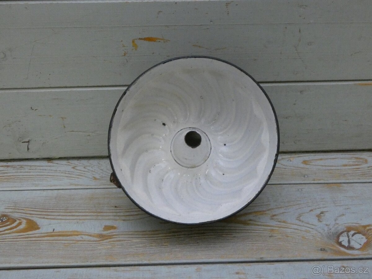 Smaltovaná bábovka hněda - 4