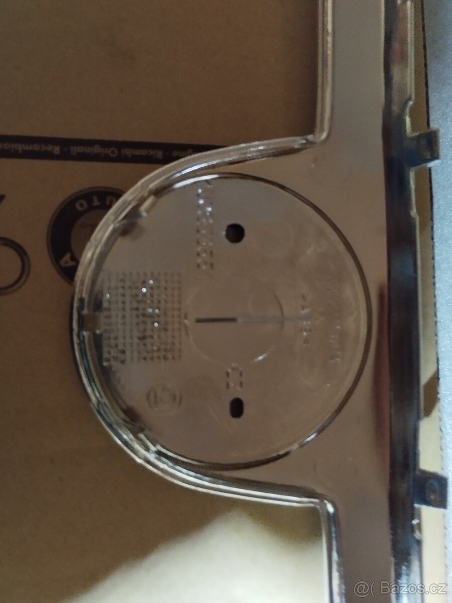 CHROMOVÝ RÁMEČEK MASKY OCTAVIA I - ORIGINÁL - 4