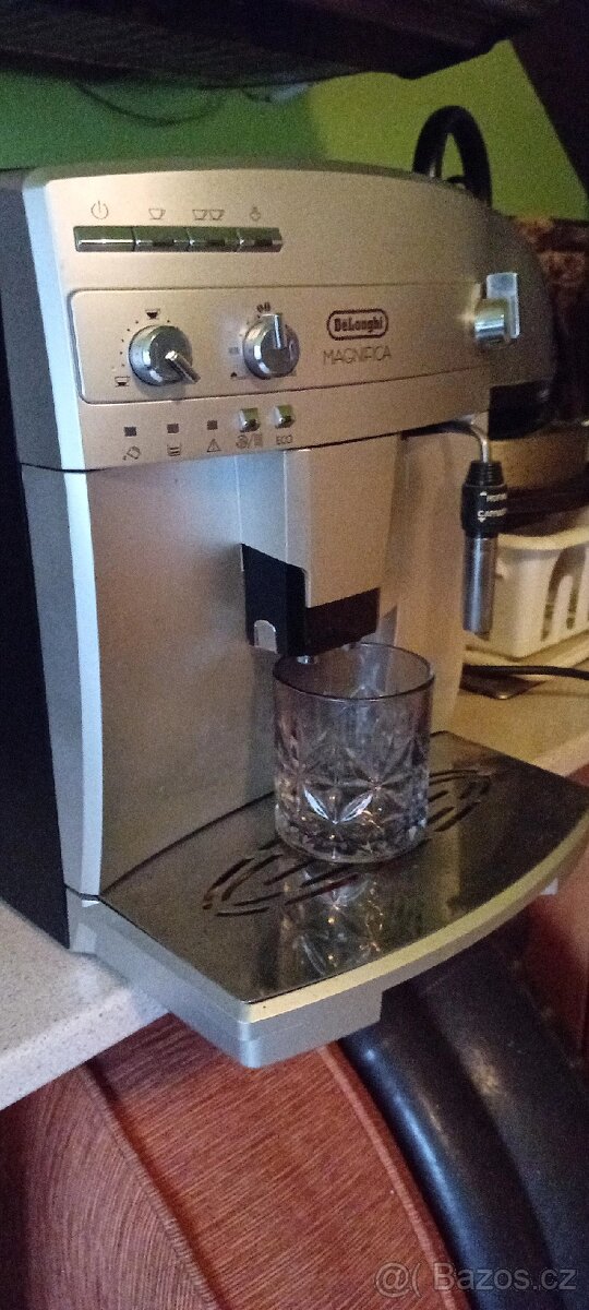 Kávovar Delonghi Magnifica - 4