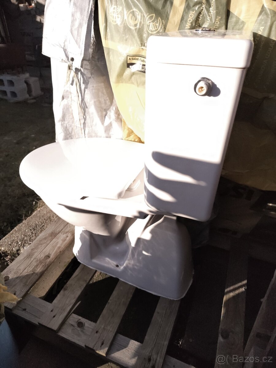 WC Kombi LYRA PLUS - spodní odpad - 4