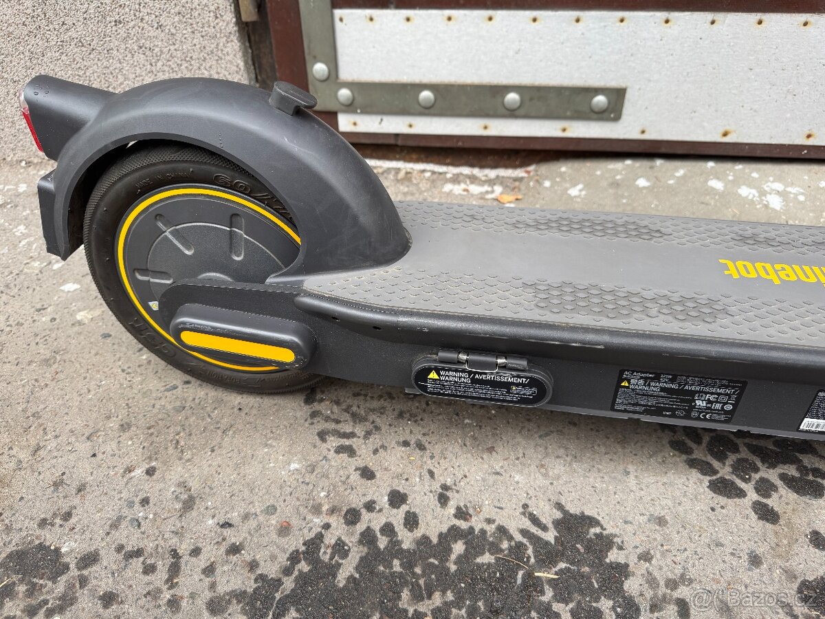 Elektrická koloběžka Segway Ninebot MAX G30 II, jako nová - 4