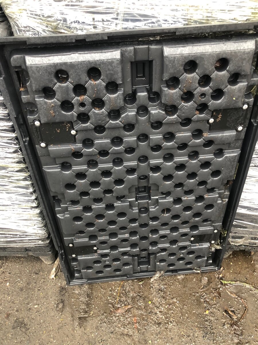 Plastové sudy 200L + kanystry 50L,30L,25L - 4