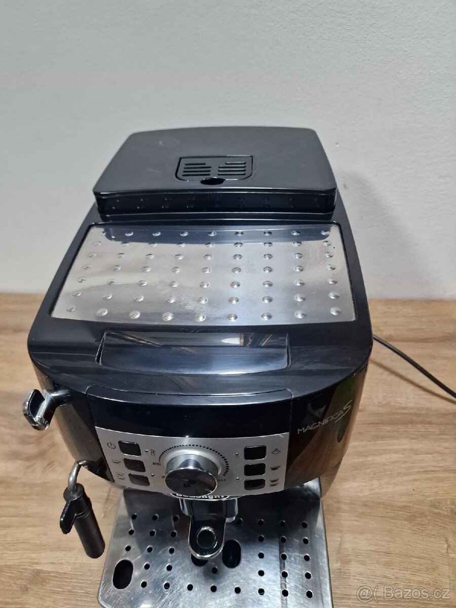 Kávovar Delonghi Magnefica S - 4