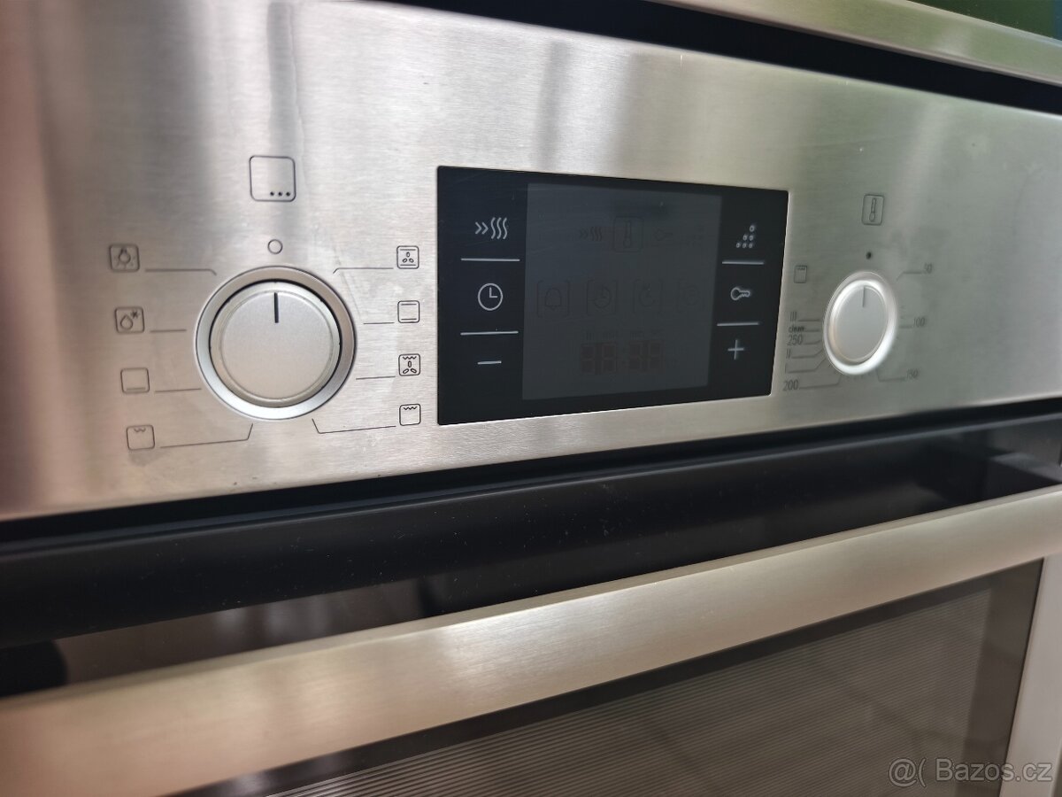 Německá vestavba Bosch HBA43T350, 3x teleskopy, krásná - 4