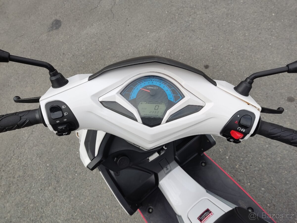 YUKI FALCON 125i - 4