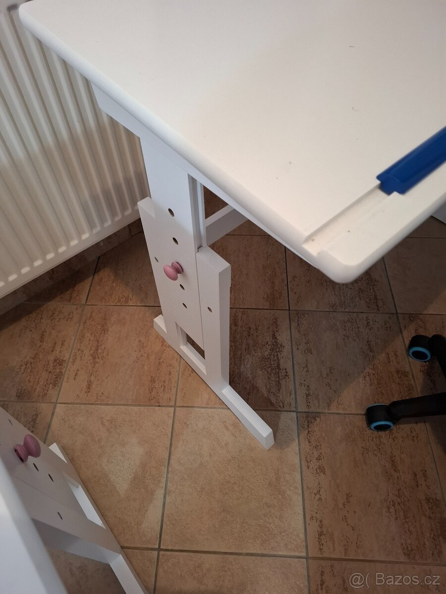 Souprava 2 stoly + 2 židle - 4