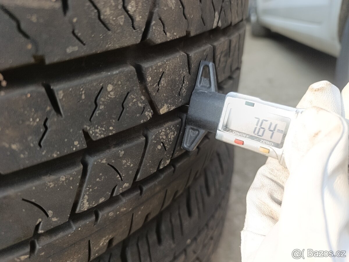 Continental 265/60/18 - 4