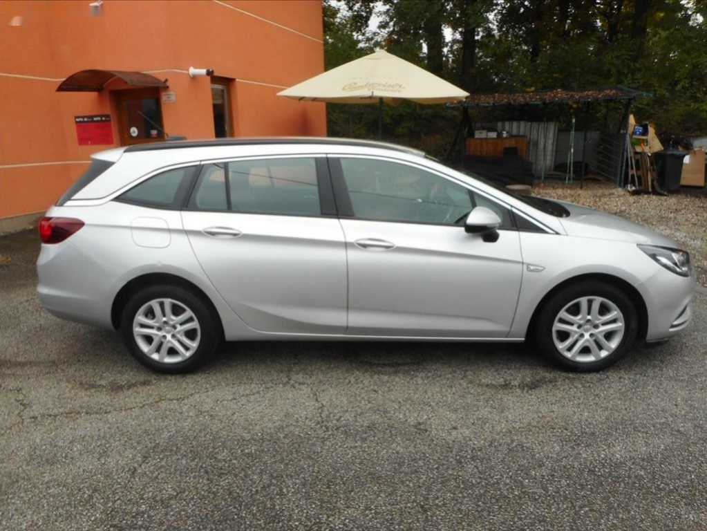 Opel Astra,1,6 CDTi SPORT TOURER - 4