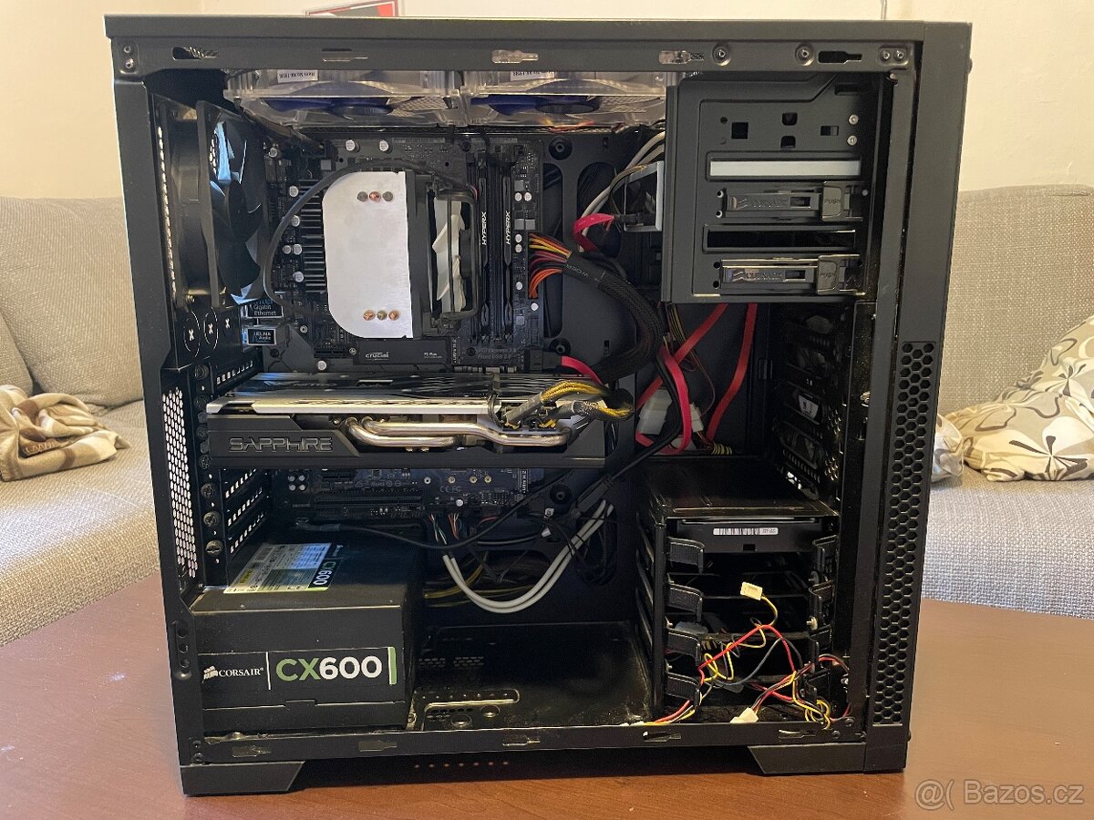 Herní Počítač s Windows 11 a 23 palcovím LG monitorem - 4