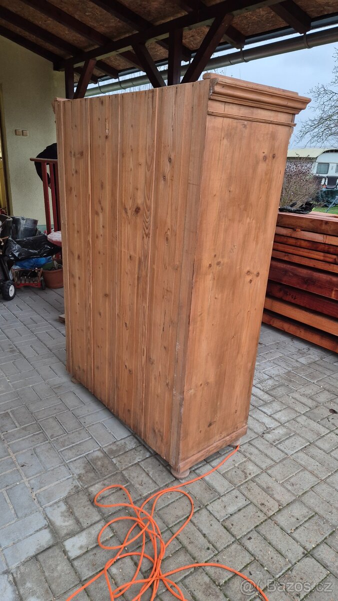 Starožitná masivní dřevěná selská šatní skříň venkov chalupa - 4