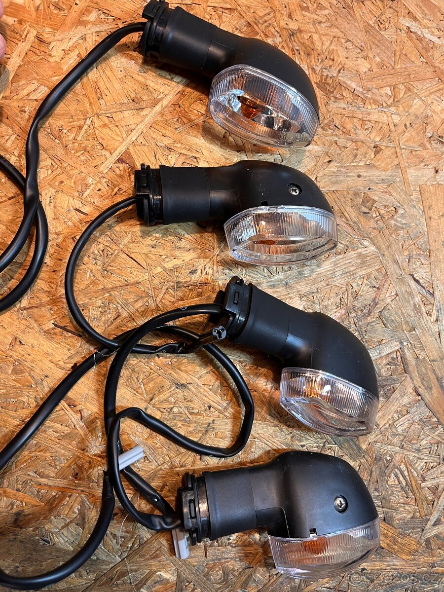 Sada blinkrů na Yamaha R1 RN22 09-14 - 4