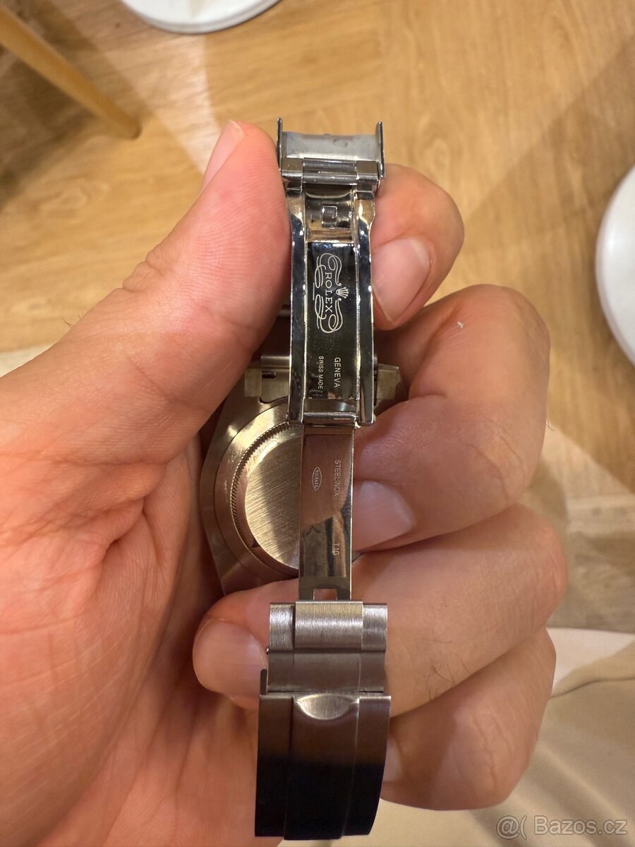 Rolex Starbuck/Green Submariner - 4