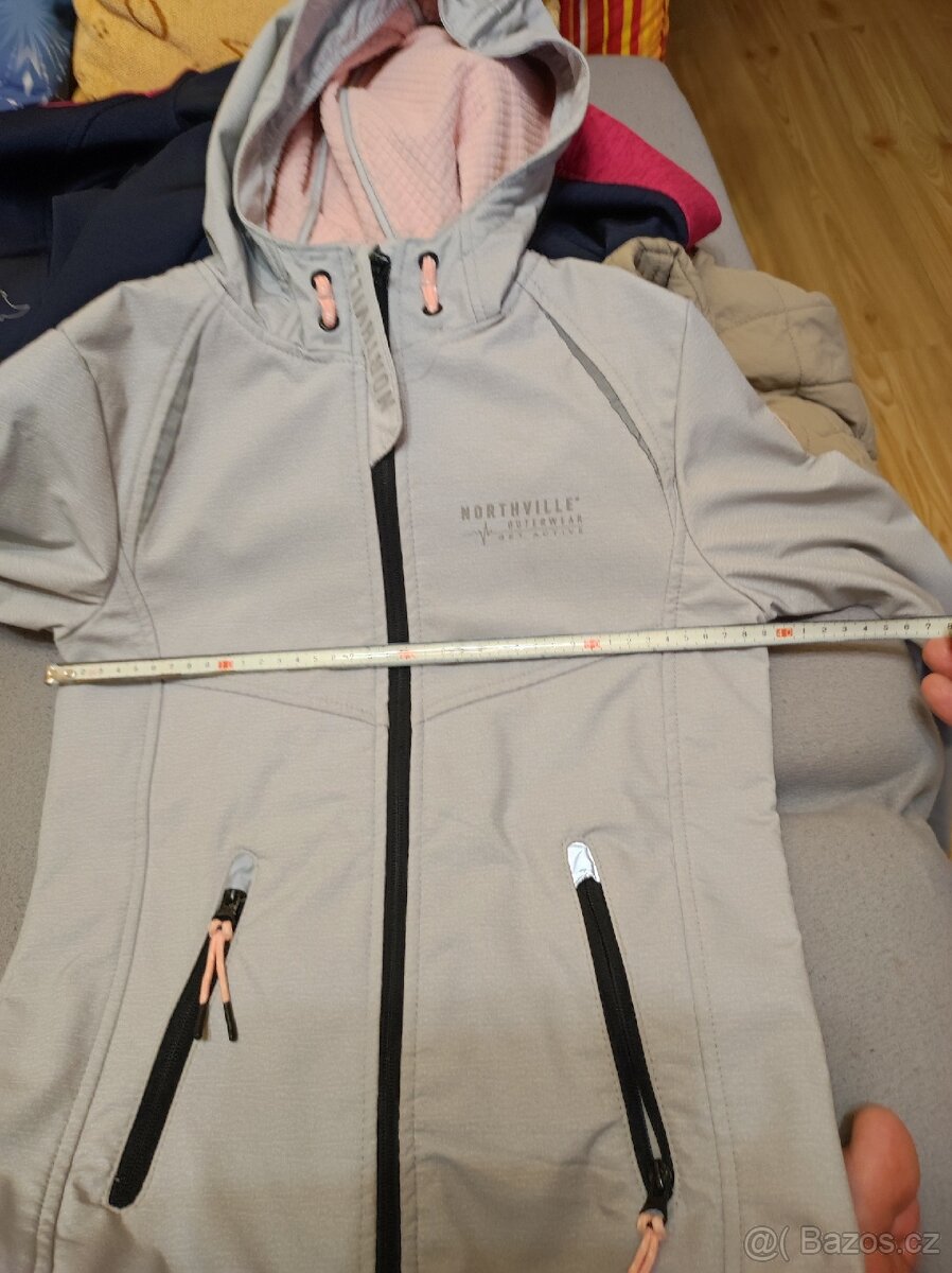 Prodám softshellovou delší bundu vel: 152 - 4