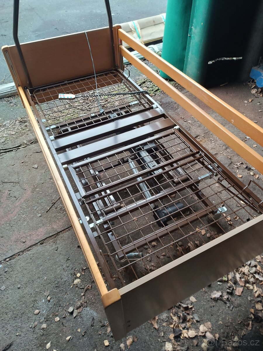 Zdravotní elektrická polohovací postel - 4