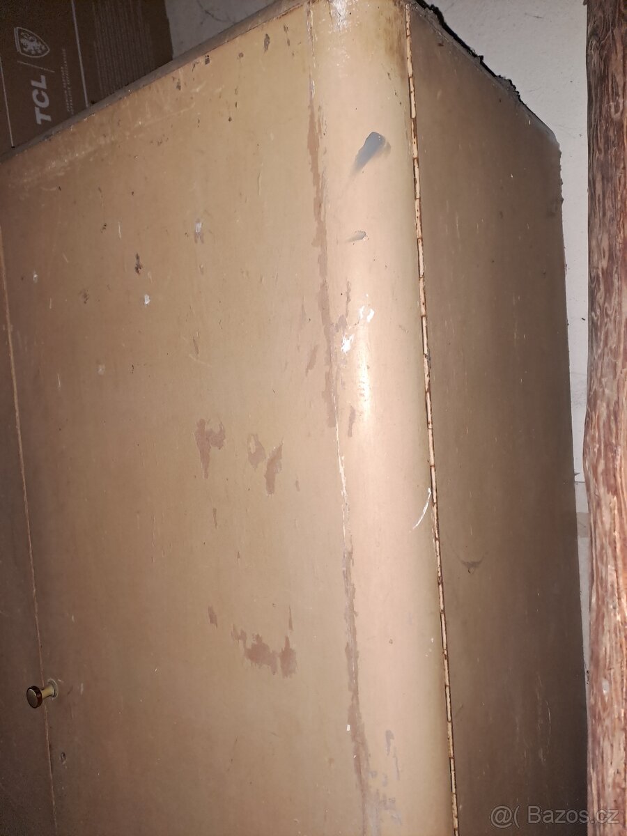 HISTORICKÁ SKŘÍŇ - 4