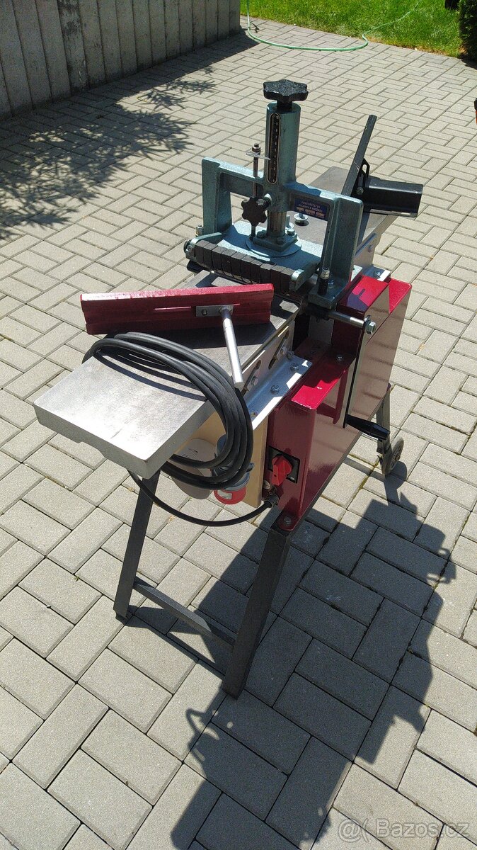 Srovnávačka s protahem KDR MS200 - 4