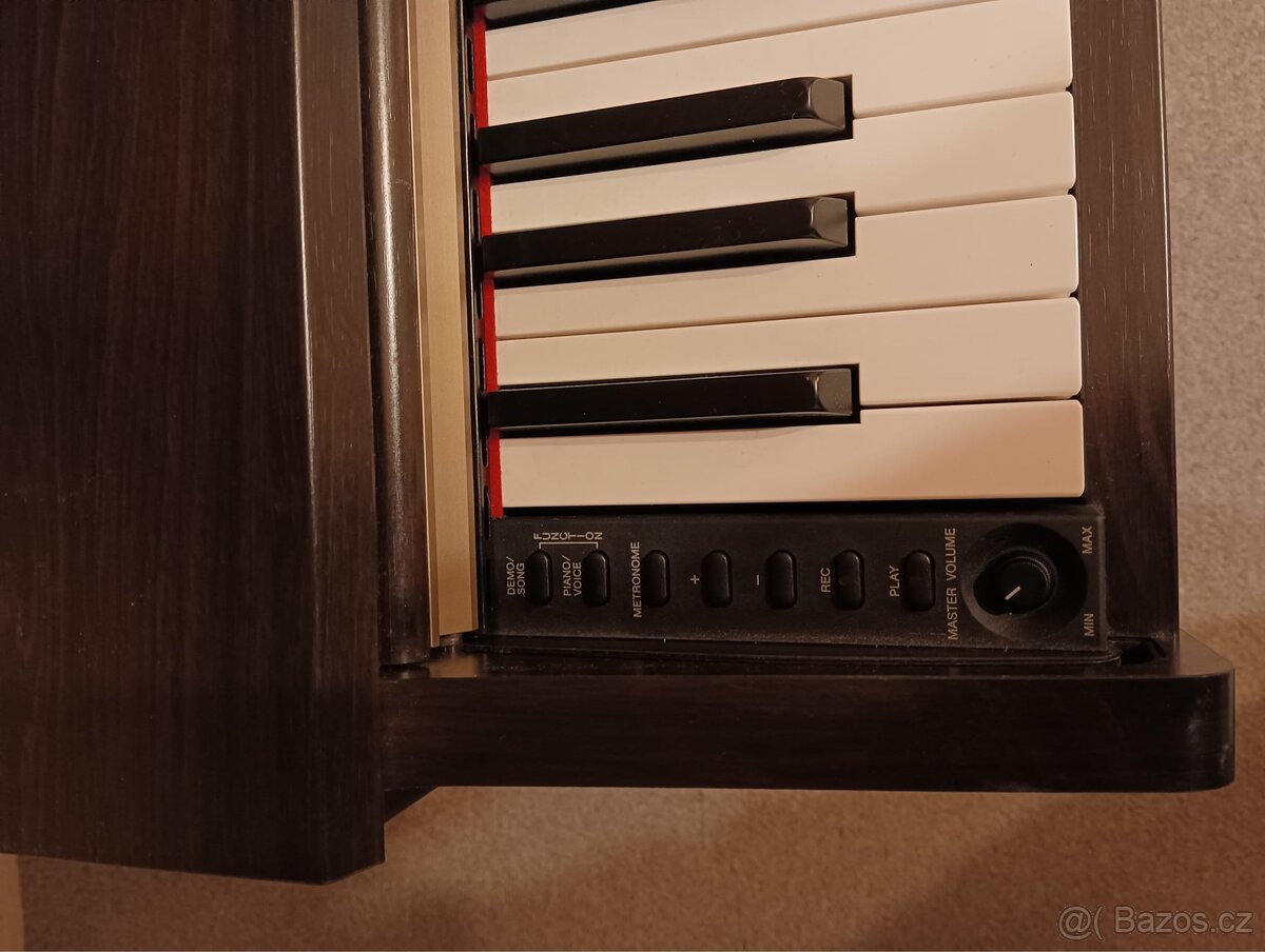 Prodám Yamaha Clavinova - 4