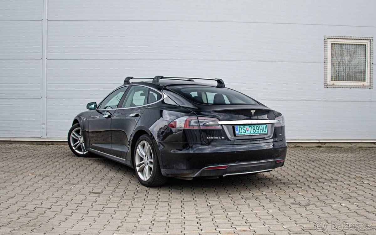 Tesla Model S 85 Free Supercharger - 4