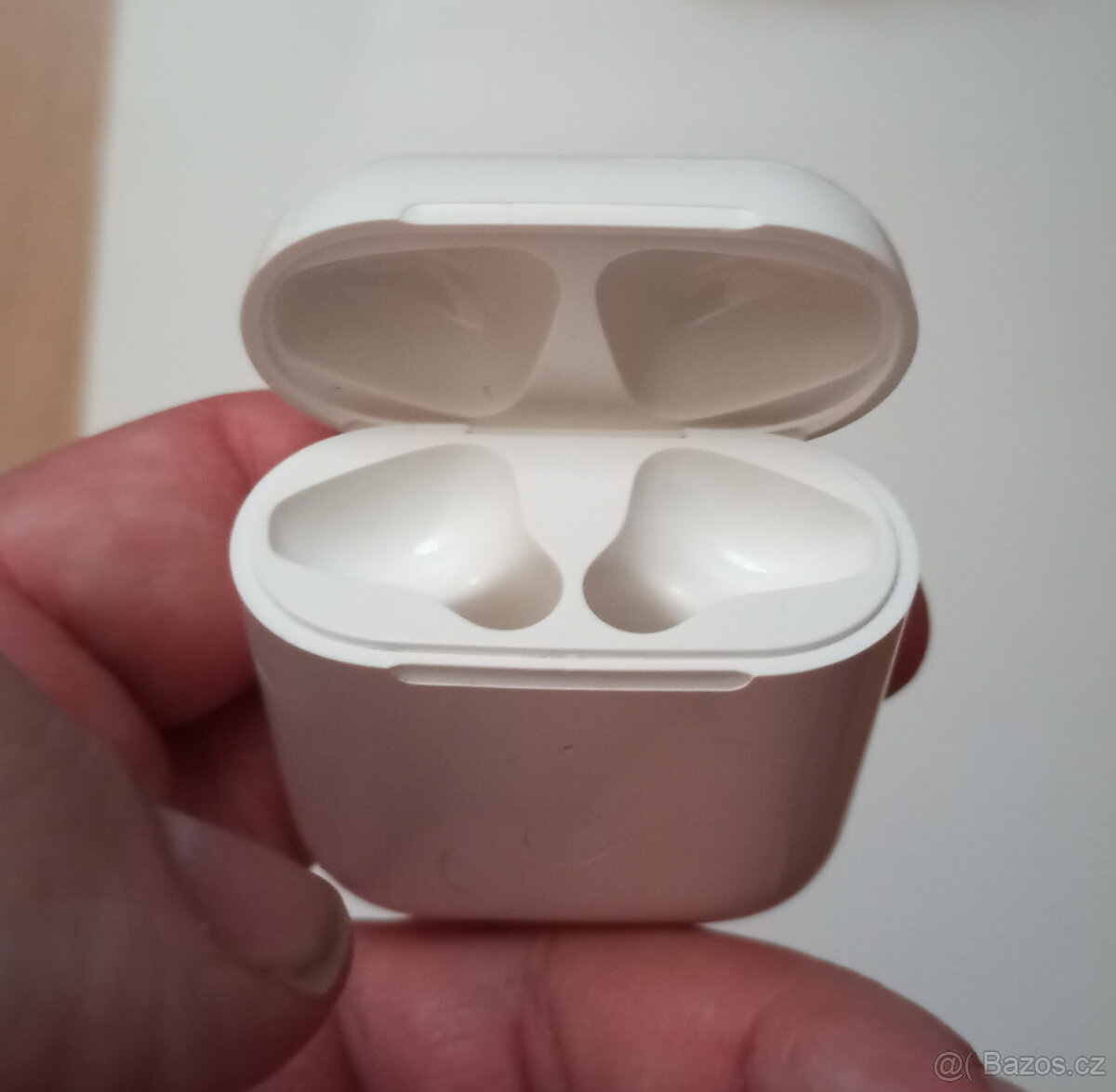 Prodám nabíjecí pouzdro Antauge Y006 pro Airpods - 4