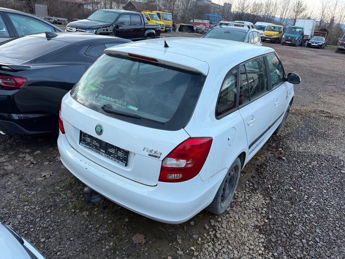 Škoda Fabia 2 lift 1.6Tdi nepojízdná - 4