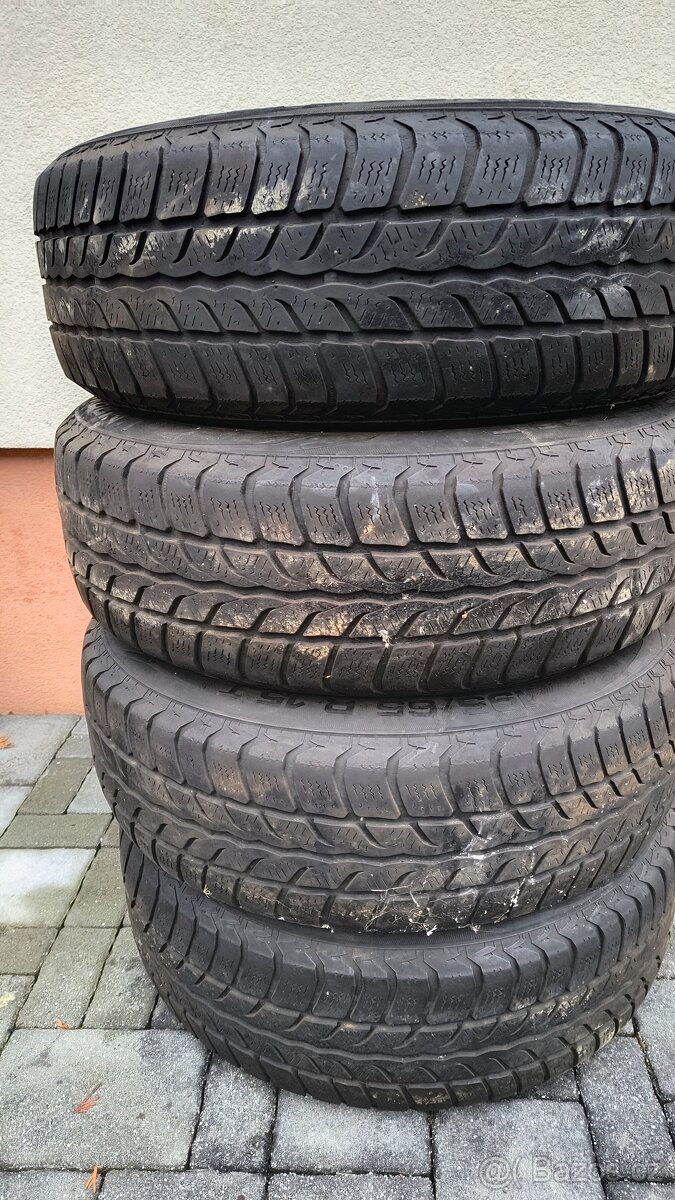 Sada zimních pneumatik UNIROYAL R15 195/65 - 4