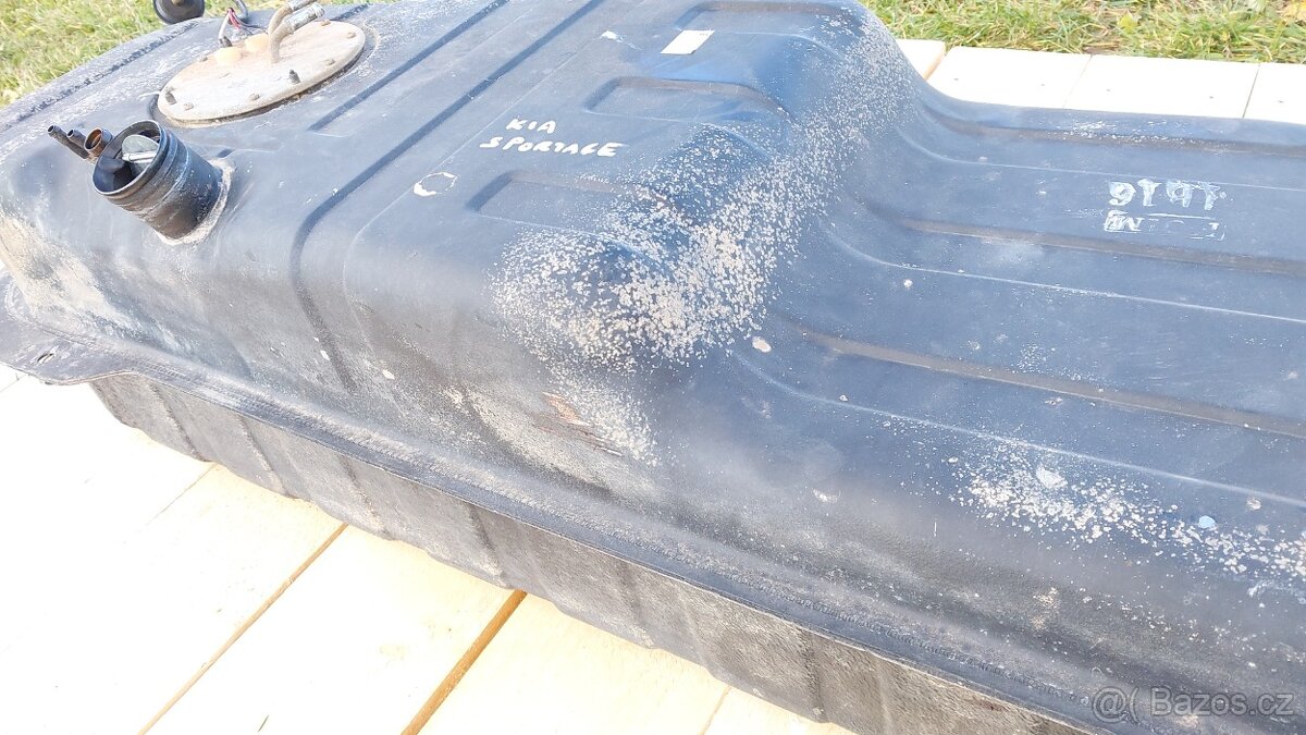Kia Sportage 1 –Nádrž paliva - 4