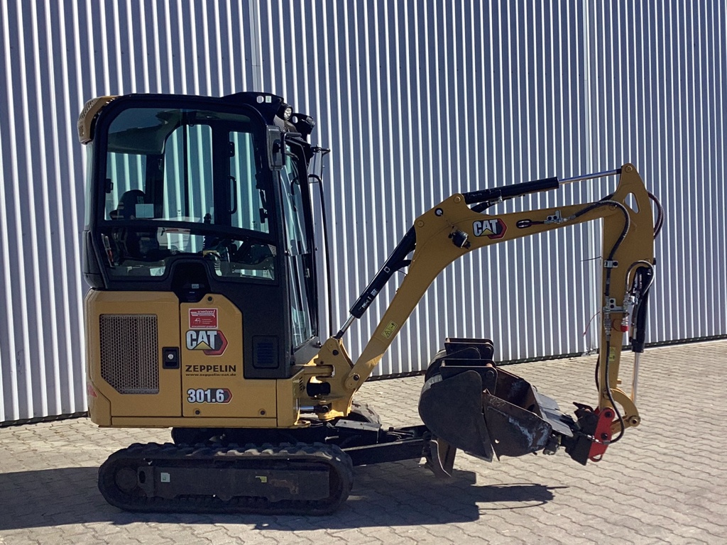 Caterpillar CAT 301.6 - 4