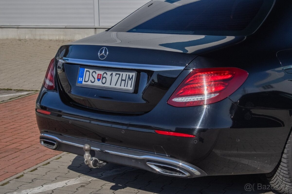 Mercedes-Benz E trieda Sedan E220d A/T / ŤAŽNÉ / KAM. / TEMP - 4