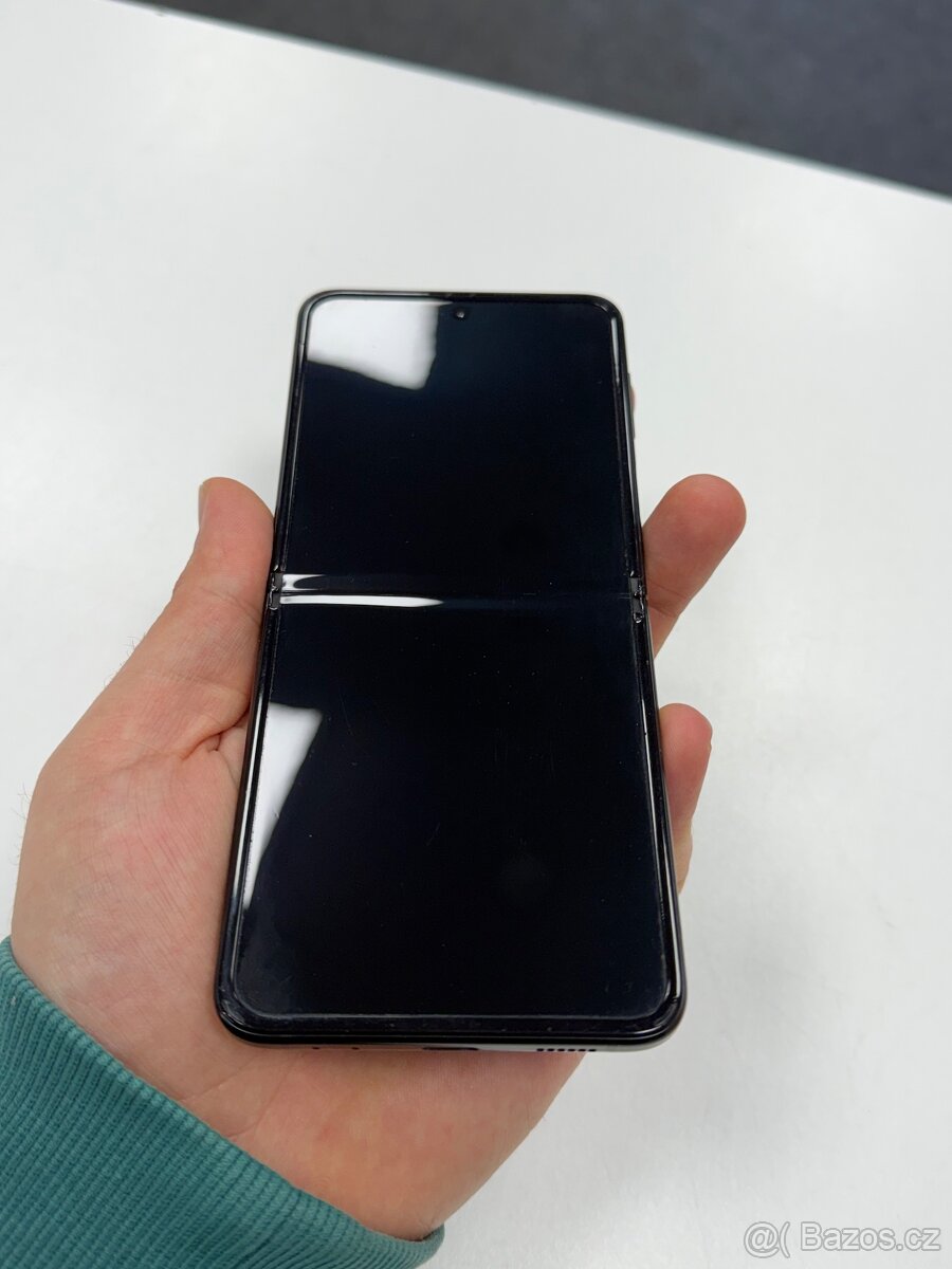 Samsung galaxy z flip3 - 4