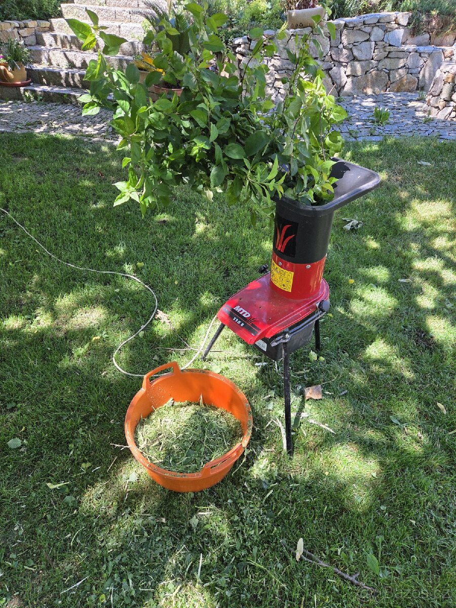 Elektrický drtič větví MTD 115 E – 1500 W - 4