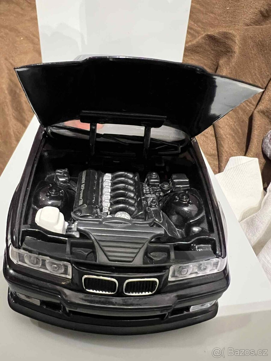 1:18 UT models, BMW - 4