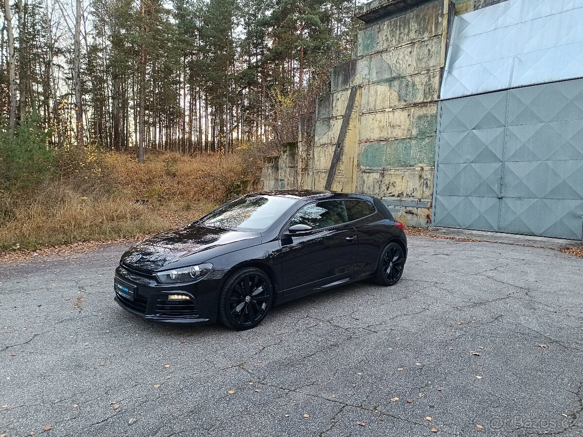 Volkswagen Scirocco R 265PS rok 2012, manuál - 4