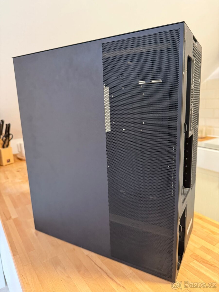 Prémiová PC skříň NZXT H7 Flow (2024) - All Black - 4