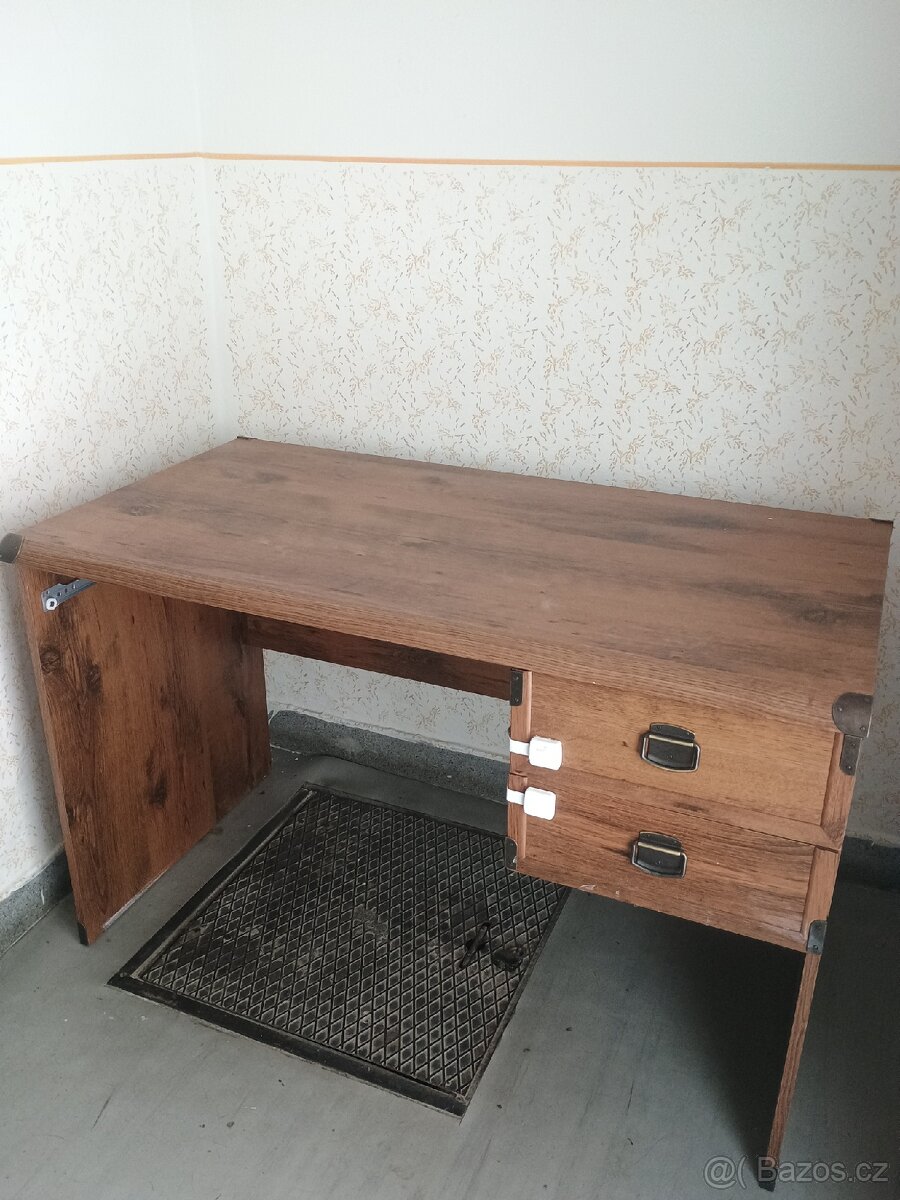 Psací stůl a poličky - 4