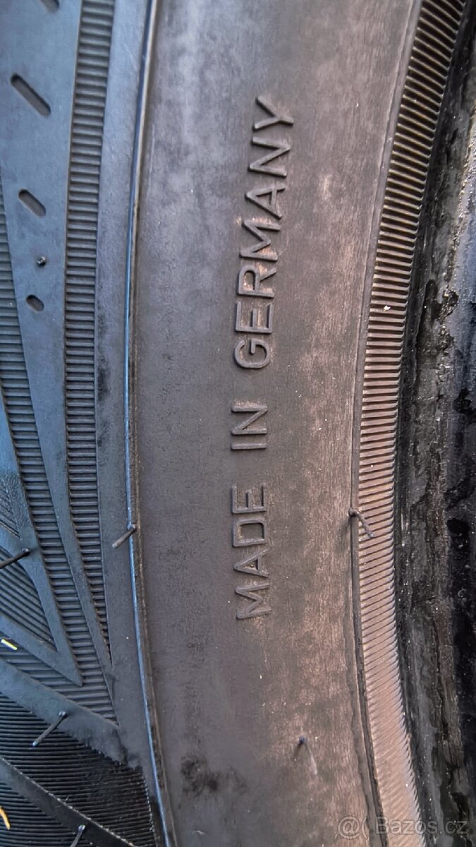 Celoroční pneu GOODYEAR VECTOR 4Seasons - 4