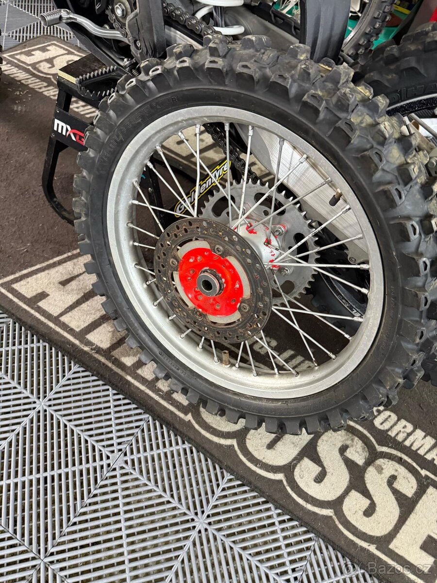 Zadni kolo honda - 4