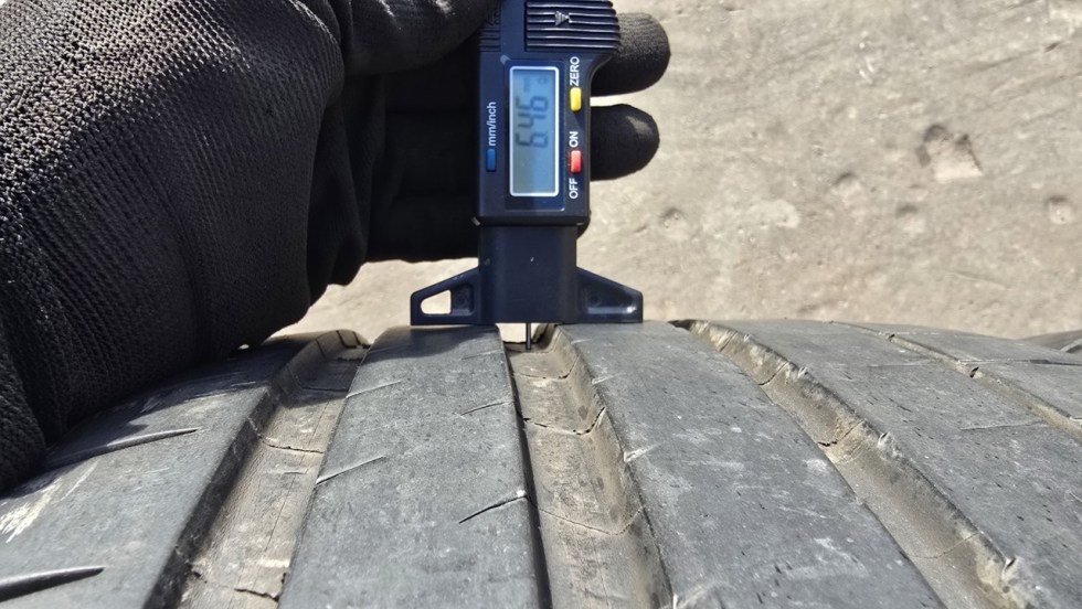 Letní pneu 245/35/19 Michelin - 4