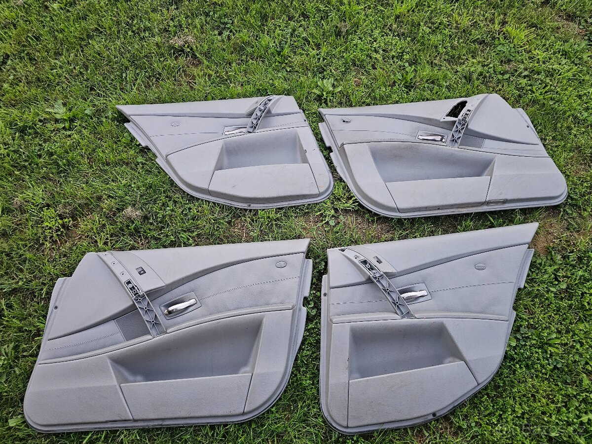 BMW 5 Tapecirunk a zadní roletky e61 - 4