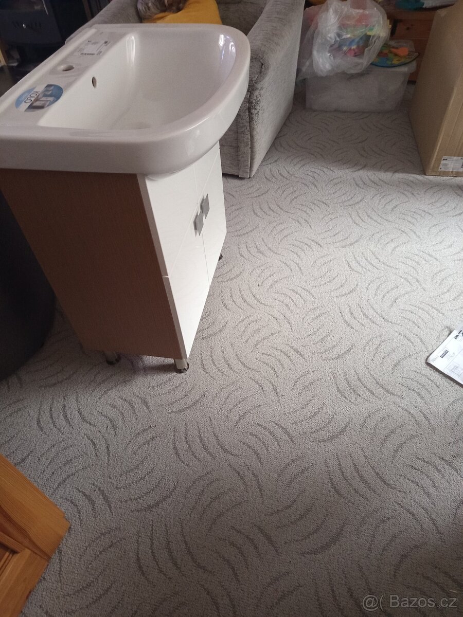 Koupelnová skříňka - 4