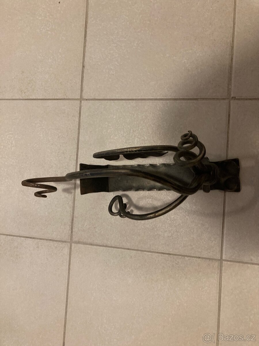 kovový stojan na víno - 4