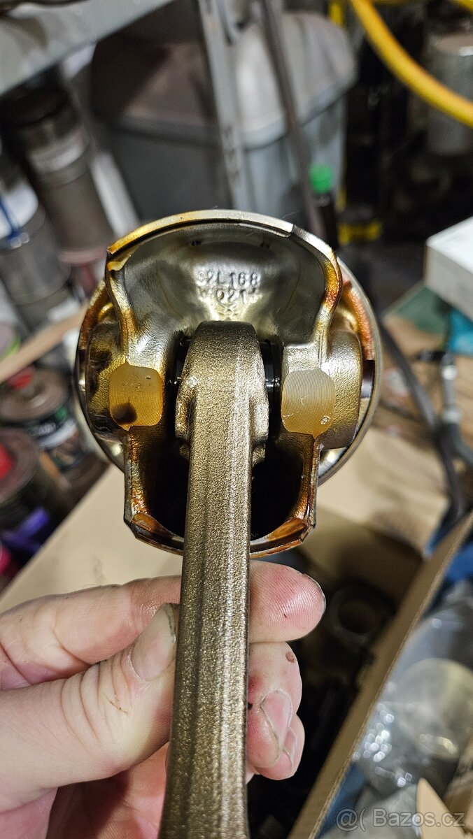 Písty a ojnice Audi RS3 CEPa - 4