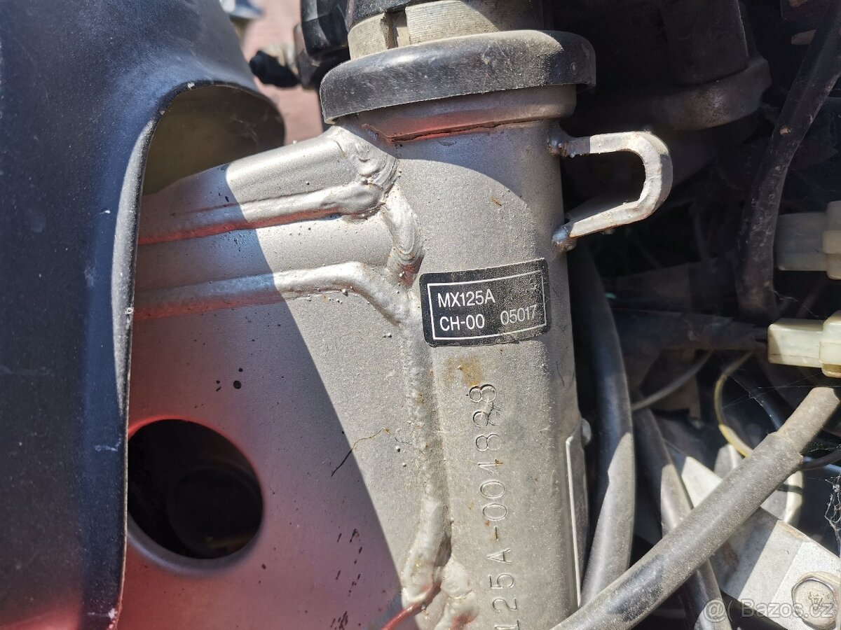 Kawasaki KMX 125 - 4