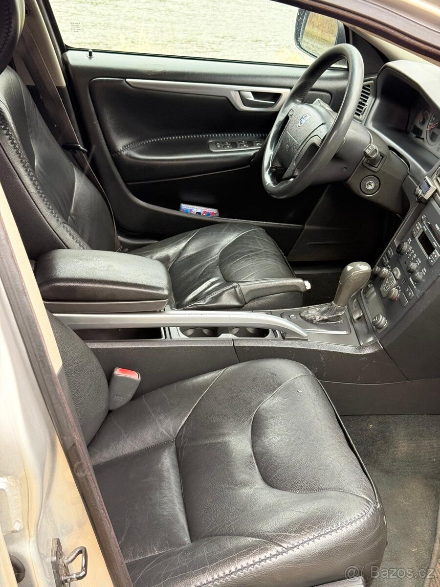 VOLVO XC70 2.4D D5 Tažné - 4