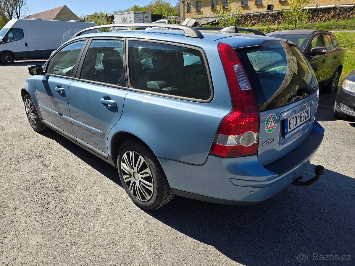 VOLVO V50 - 4