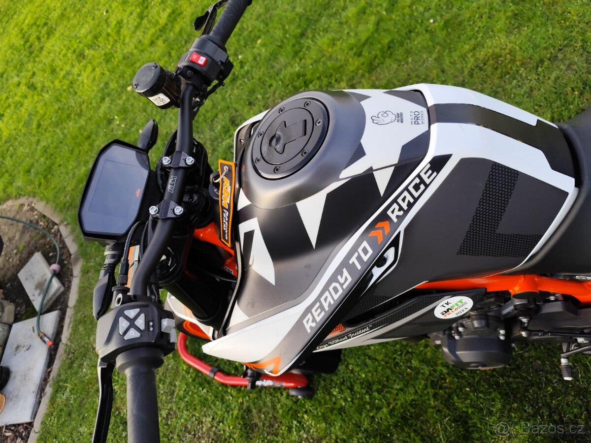 Ktm 890R - 4