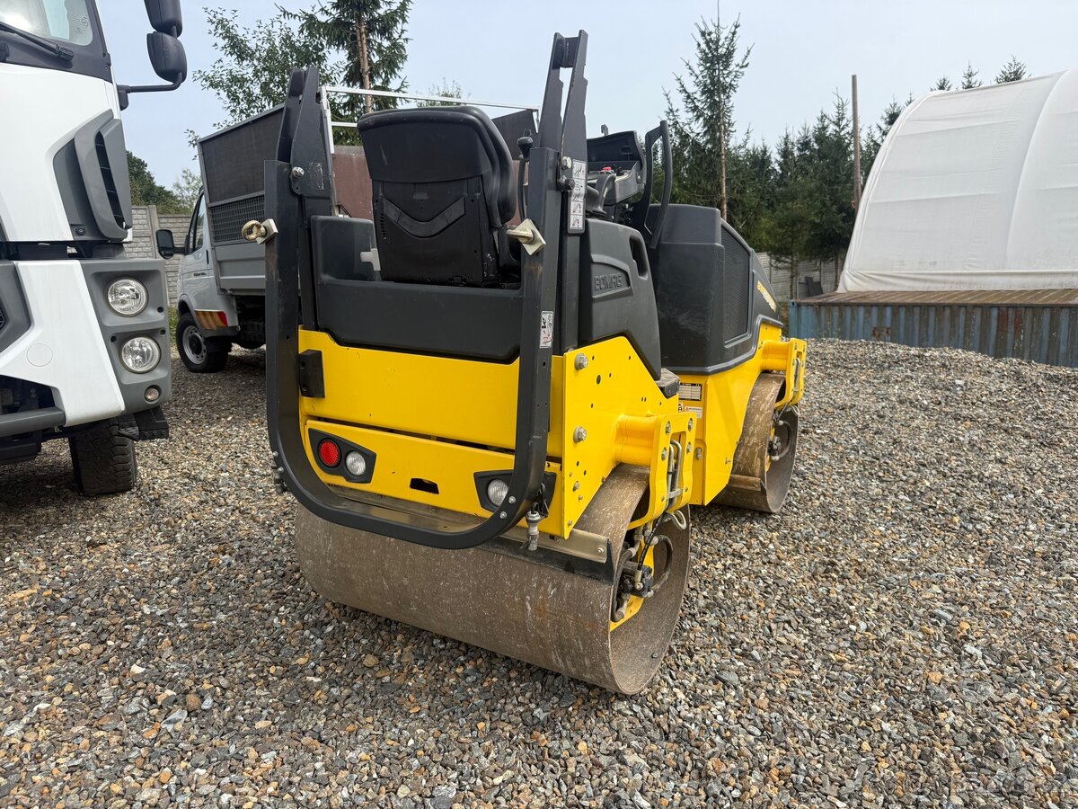Vibrační válec Bomag BW120 - 4