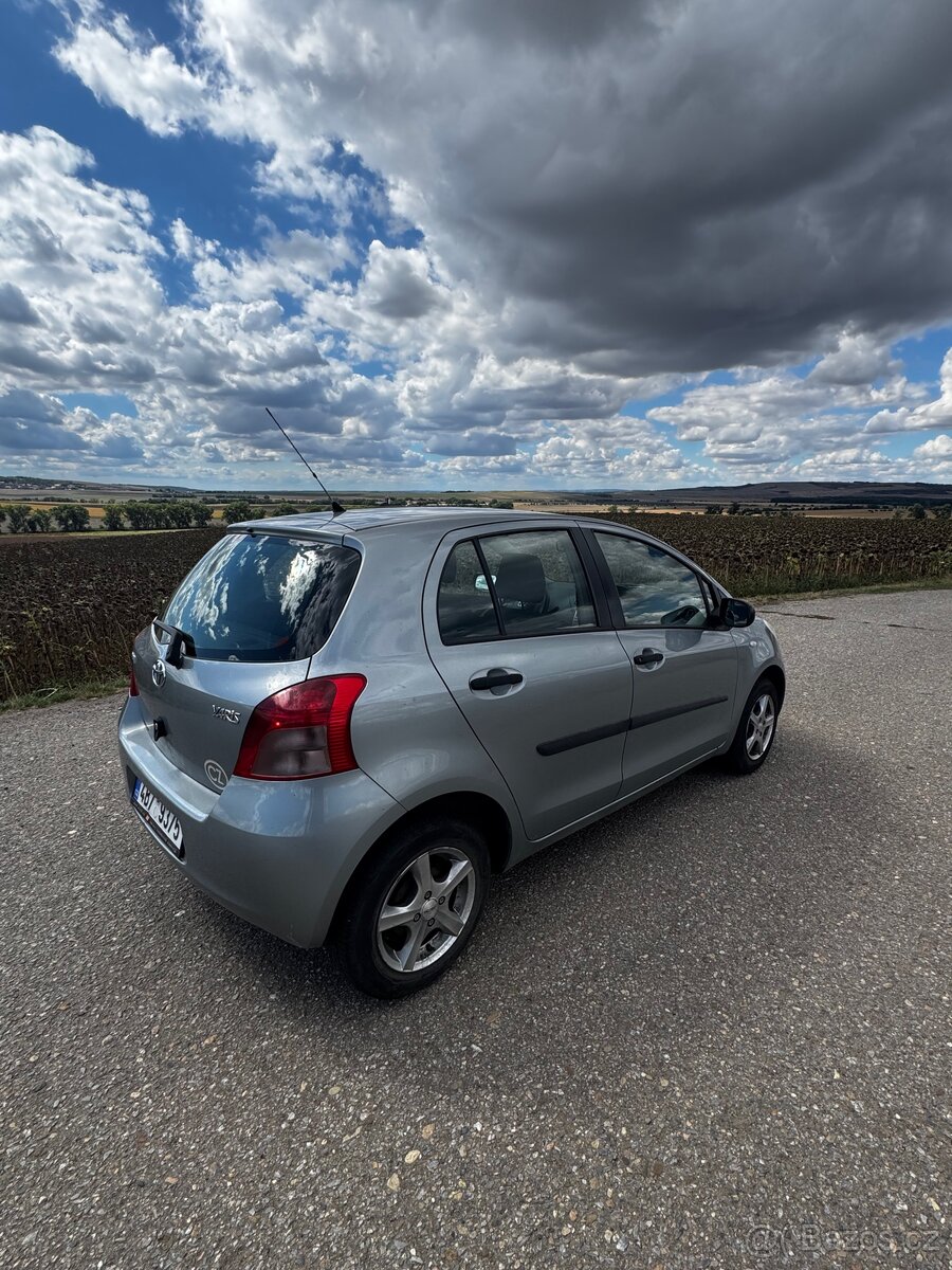 Toyota Yaris - 4